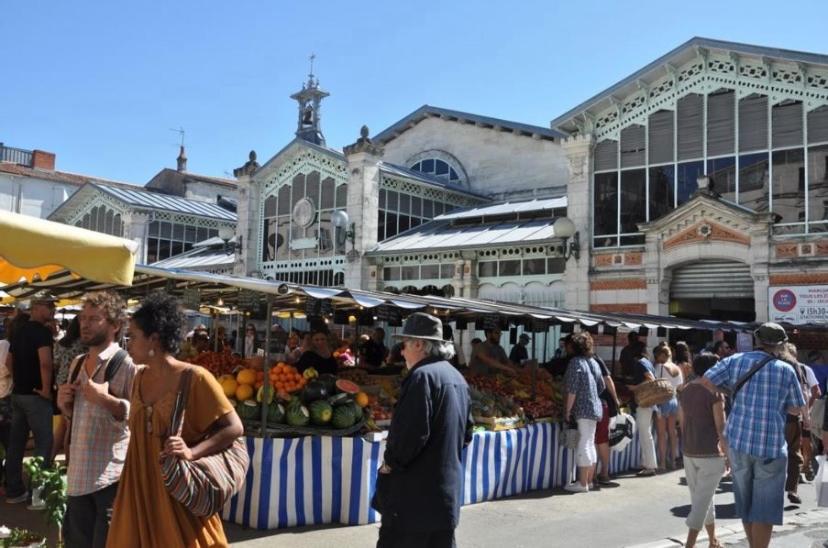Maison Terrasse Proche Centre Ville Et Ile De Re La Rochelle  Exterior photo